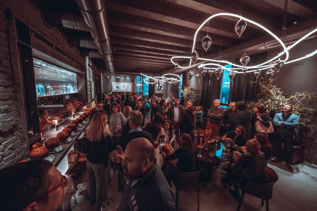 La sala piena di ospiti durante la serata finale